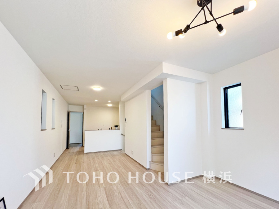 ご家族のコミュニケーションがとりやすいリビングイン階段を採用。お子様との会話やお友達が遊びに来ても、自然と挨拶を交わせるような設計です。