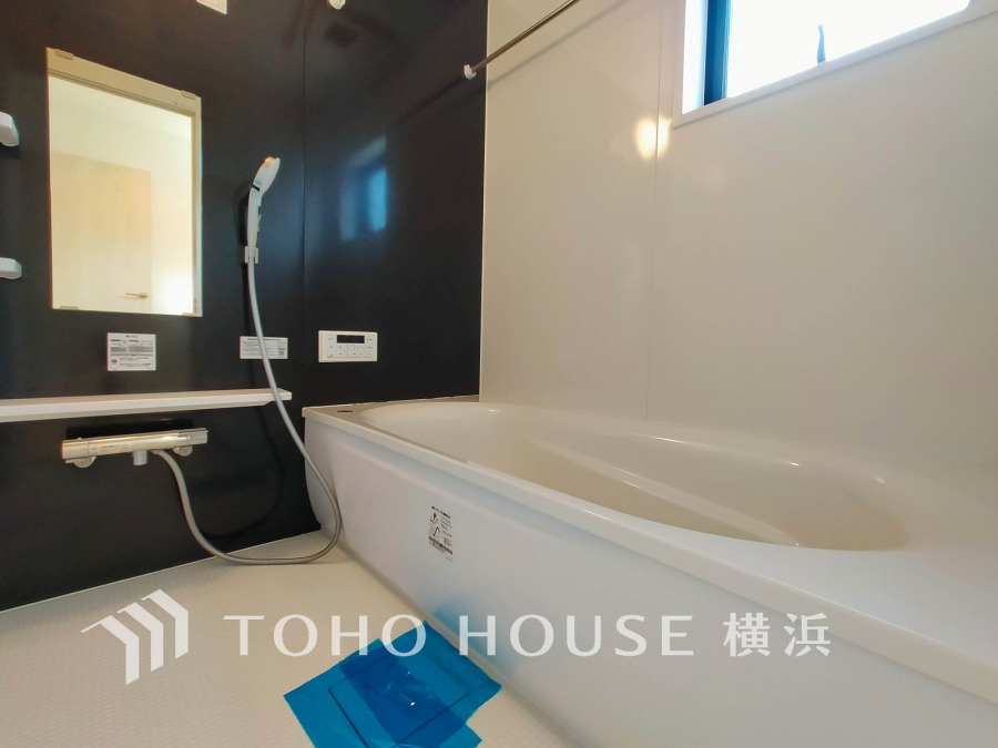 1日の疲れを取り心身を癒すことができる住まいの中のリラクゼーション空間、バスルーム。落ち着いた気分でお過ごし頂けるよう、シックなカラーで上質感を演出しました。