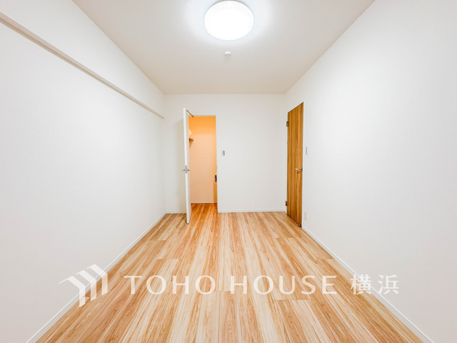 快適に過ごす条件は、一人ひとり違います。飾リ過ぎないシンプルな内装と偏り過ぎないデザインで統一しております。居住していく中でオーナー様だけの【マイホーム】に創り上げて下さい。