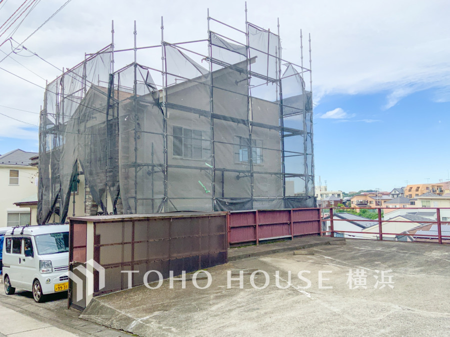 単に見た目や質感の良さだけではなく、建物の基礎や構造といった、目には見えにくい部分にもこだわります。住まいの本質の部分から、住み心地や安全性を見つめ直しました。（2025年10月撮影）