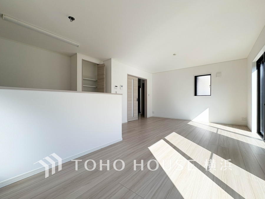 たくさんの想いが美しいカタチに彩られた時、そこにはひと時のくつろぎが生まれ、ゆっくりと愛着が育まれていきます。