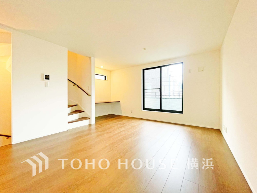 光と風があふれる開放的なリビングダイニングには自然と家族みんなが集まってきます。明るく穏やかな空気の中で飲んだり、食べたり、笑ったり。