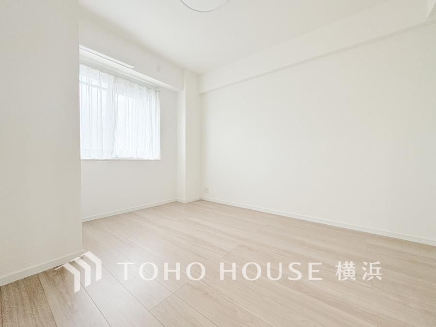 快適に過ごす条件は、一人ひとり違います。飾リ過ぎないシンプルな内装と偏り過ぎないデザインで統一しております。居住していく中でオーナー様だけの【マイホーム】に創り上げて下さい。