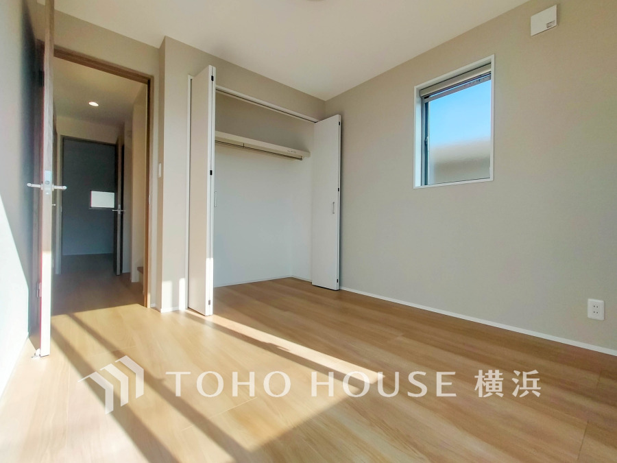 ゆとりと収納を確保した洋室。自分時間を充実させながら心豊かなひとときを過ごすための大切な空間です。
