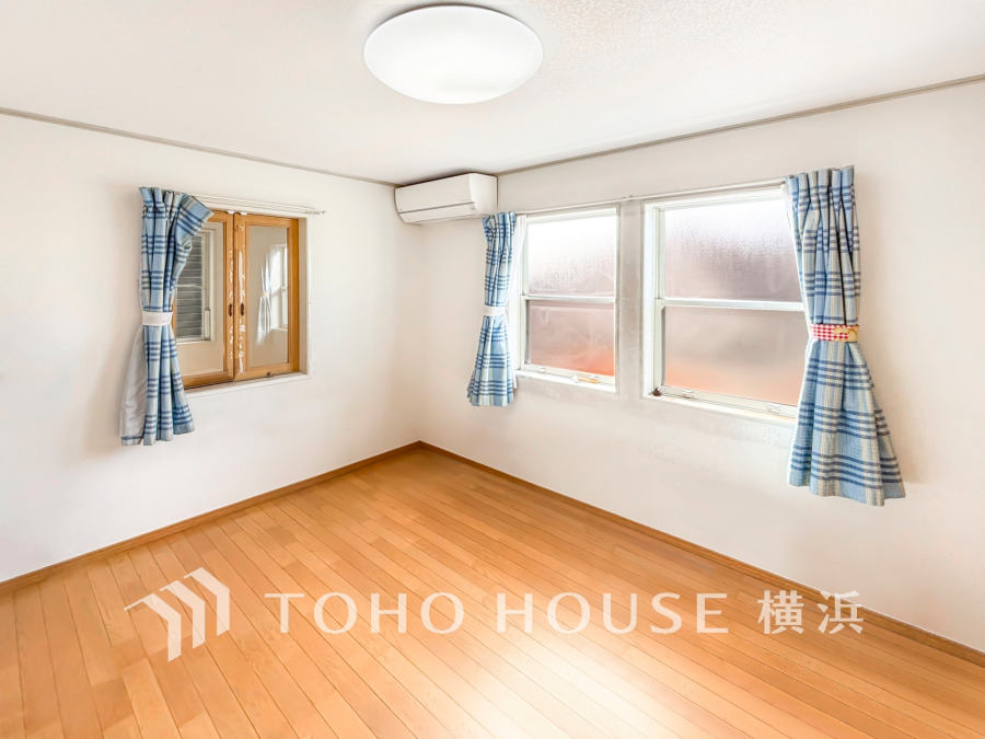 快適に過ごす条件は、一人ひとり違います。飾リ過ぎないシンプルな内装と偏り過ぎないデザインで統一しております。居住していく中でオーナー様だけの【マイホーム】に創り上げて下さい。