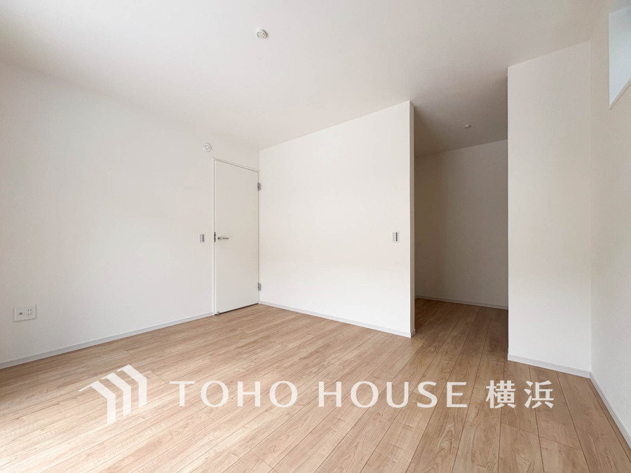 家族一人ひとりの大切なプライベート空間。趣味・感性で個性的に飾って頂けるようシンプルに仕上げてあります。自分時間を充実させながら心豊かなひとときを過ごすための大切な空間。