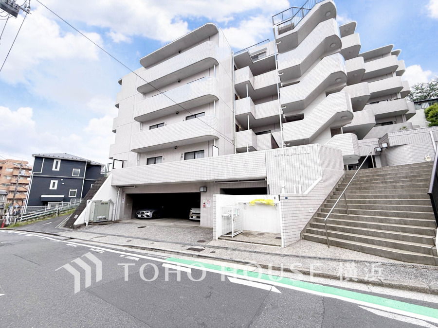 利便豊かな上大岡駅徒歩5分！快適な暮らしを叶える魅力あふれるロケーション。
