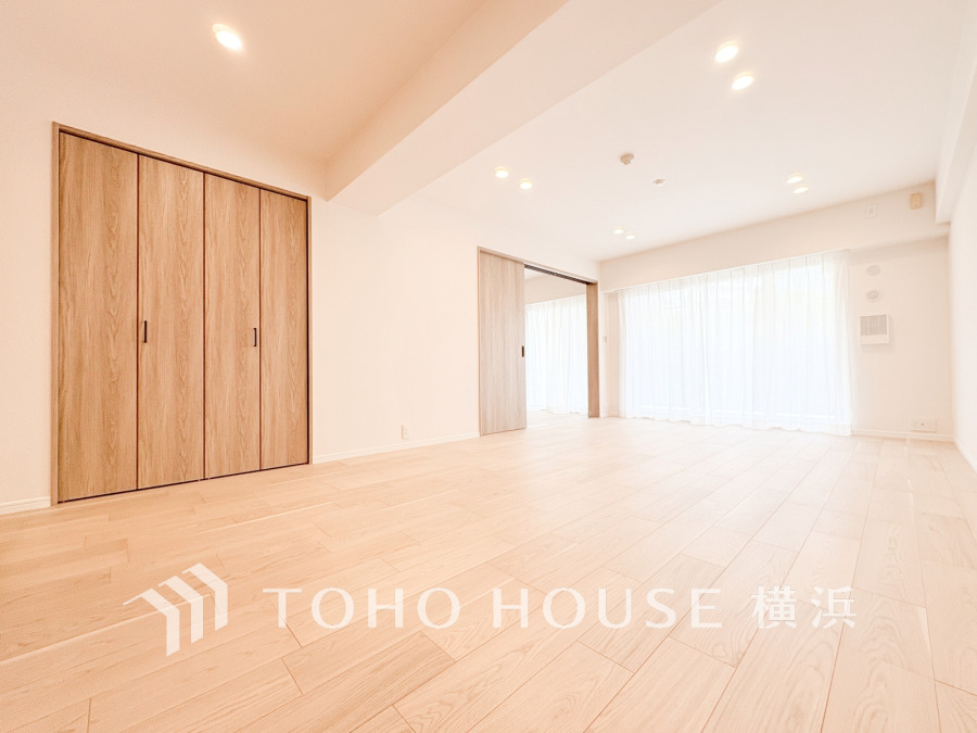 太陽の恵みを受けた明るい空間。吹きぬける風を感じながら爽やかで風通しの良い暮らしが叶います。
