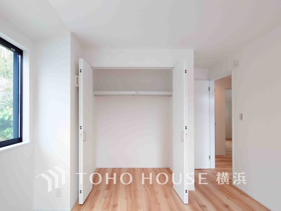 お客様の求める本当の“住み心地”とは何なのか。そのための一手間一工夫を惜しみません。街並みや周辺の環境に呼応しながら、美しく、そして毎日の暮らしを考慮した機能性の高い住まい。