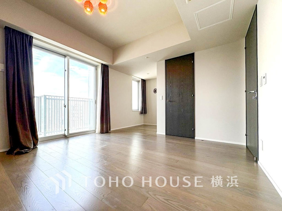 穏やかな寛ぎを届ける上質仕様のゆとりあるお部屋。自分時間を充実させながら心豊かにできるプライベート空間。