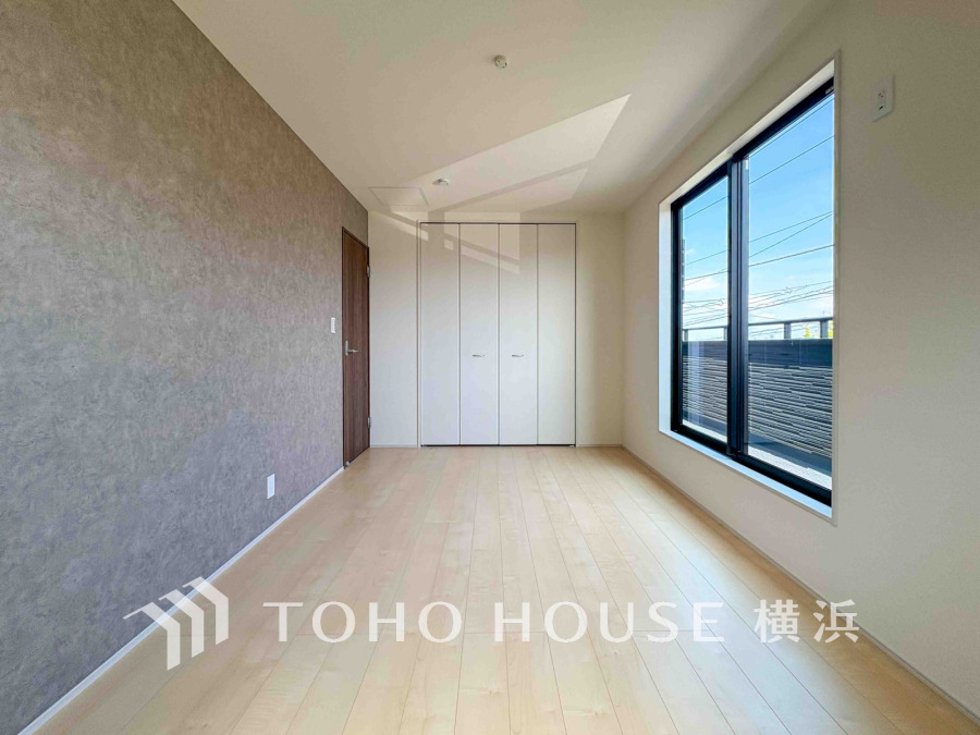 快適に過ごす条件は、一人ひとり違います。飾リ過ぎないシンプルな内装と偏り過ぎないデザインで統一しております。居住していく中でオーナー様だけの【マイホーム】に創り上げて下さい。