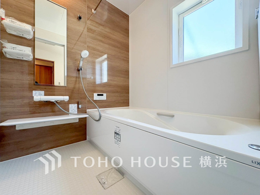 1日の疲れを取り心身を癒すことができる住まいの中のリラクゼーション空間、バスルーム。心からゆったりと寛いでいただけるよう、ゆとりのスペースを確保してます。