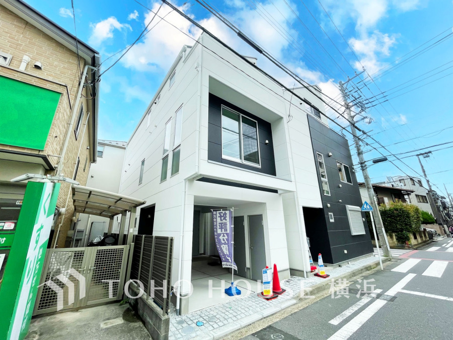 街に溶け合う美しい景観を生み出しているにも関わらず、採光や風通しを考えて設計された間取り。外観だけでなく、そこに住まうご家族の心地よさが最優先されますように。