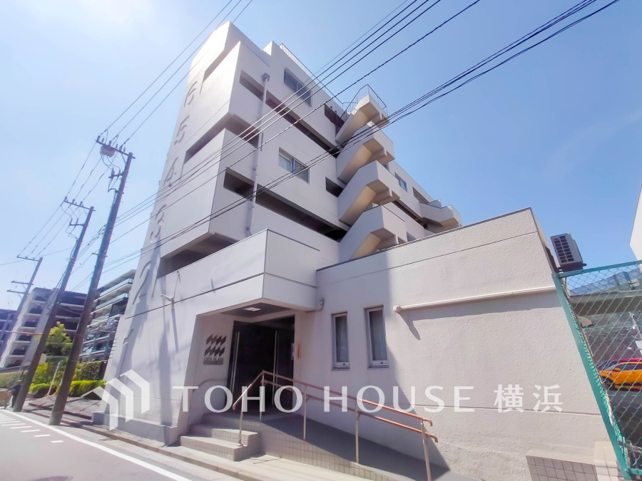 複数の交通機関が乗り入れるターミナル駅「上大岡」駅まで徒歩9分の好立地マンション。