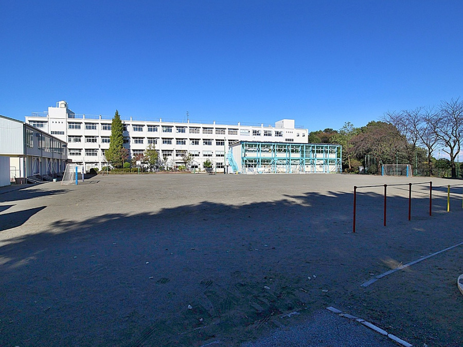 横浜市立万騎が原小学校まで　約280ｍ