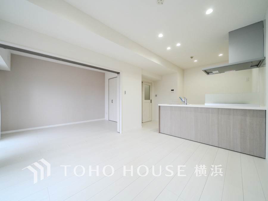 ご家族やお友達との時間など、多くの時を刻む空間。何気なく過ぎる時でさえも上質なひと時となる快適な空間を目指して。