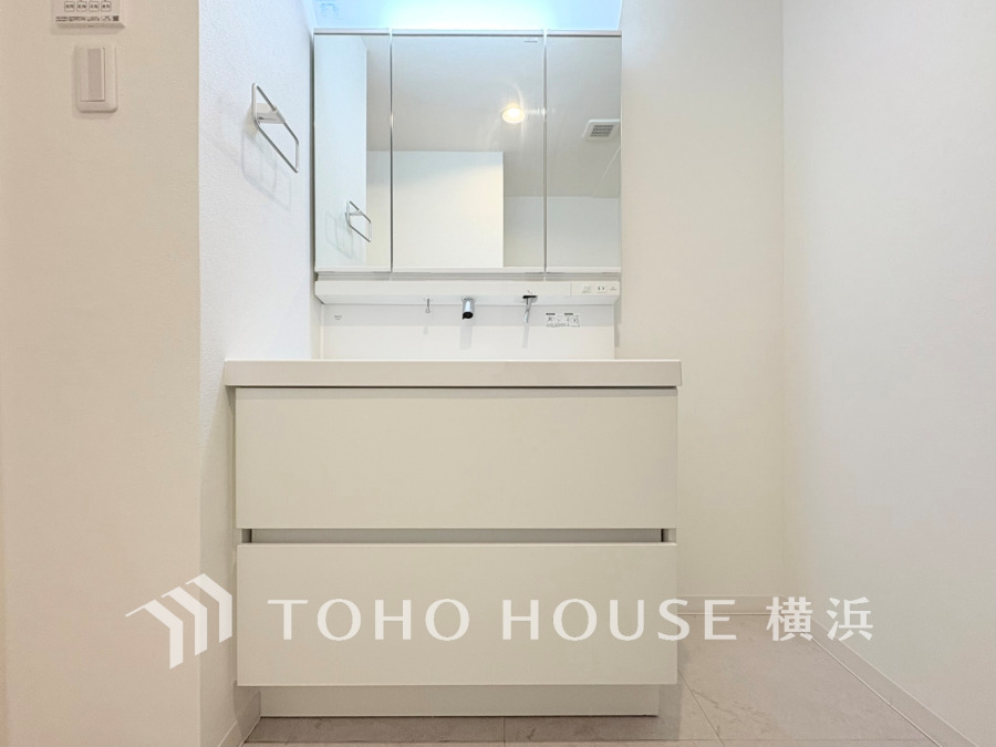 一日の始まりと終わりを心地よく演出してくれる、多彩な機能が備えられたパウダールーム。心地よいリフレッシュ空間です。