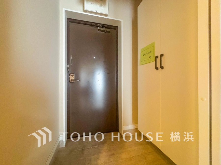 居住者の帰り、訪れる方を優しく迎え、やすらぎに満ちた生活空間を予感させる。健やかな暮らしを楽しめそう。