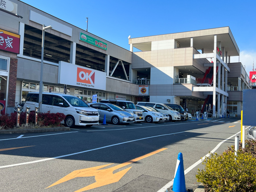 アクロスプラザ 東神奈川　約800ｍ