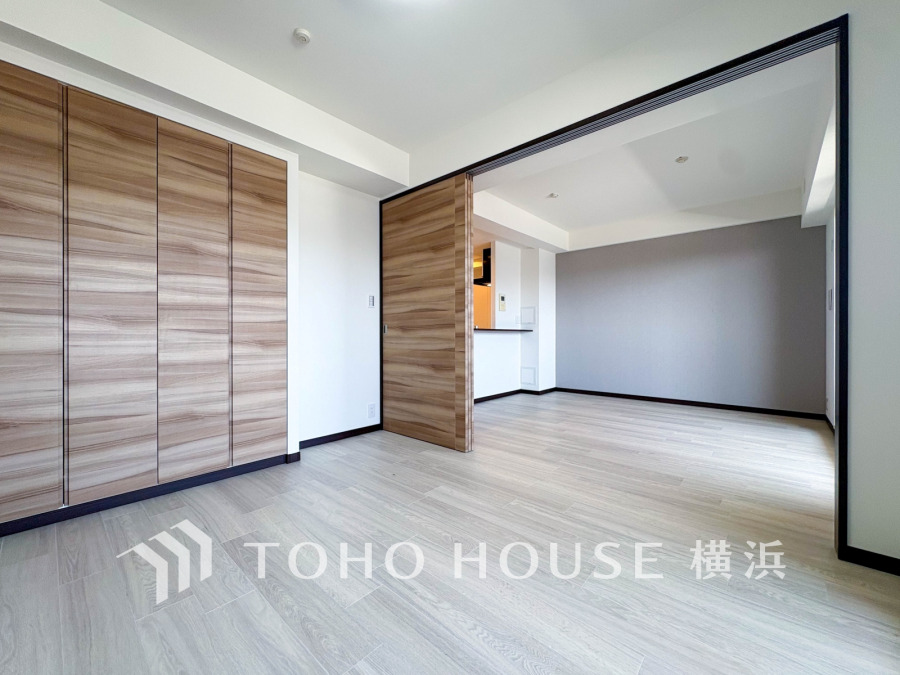 リビングに隣接した洋室は、引き戸を開け放してLDK空間を共有しながら開放的に使うこともできます。
