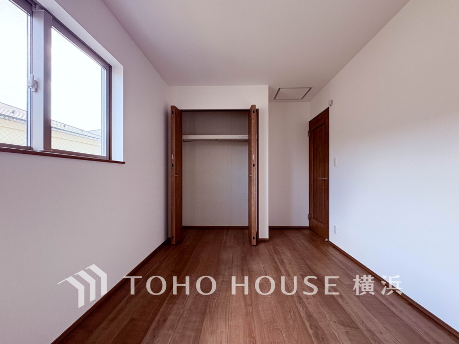 快適に過ごす条件は、一人ひとり違います。飾リ過ぎないシンプルな内装と偏り過ぎないデザインで統一しております。居住していく中でオーナー様だけの【マイホーム】に創り上げて下さい。