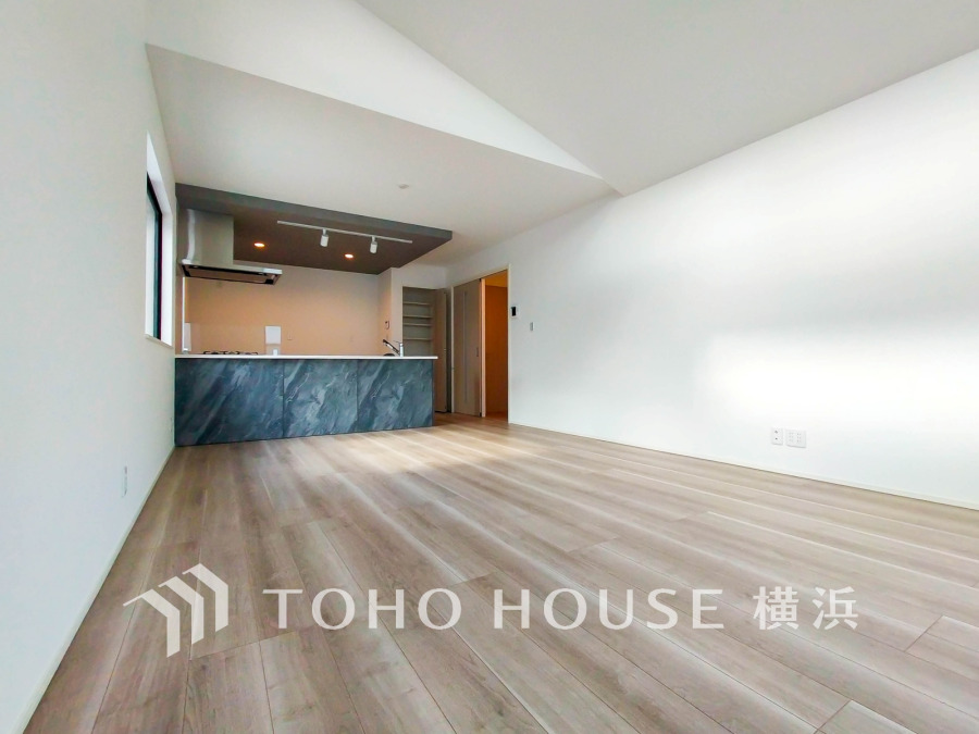 和やかで洗練された空間の演出。寛ぎとコミュニケーションを育む居心地のよい場所。