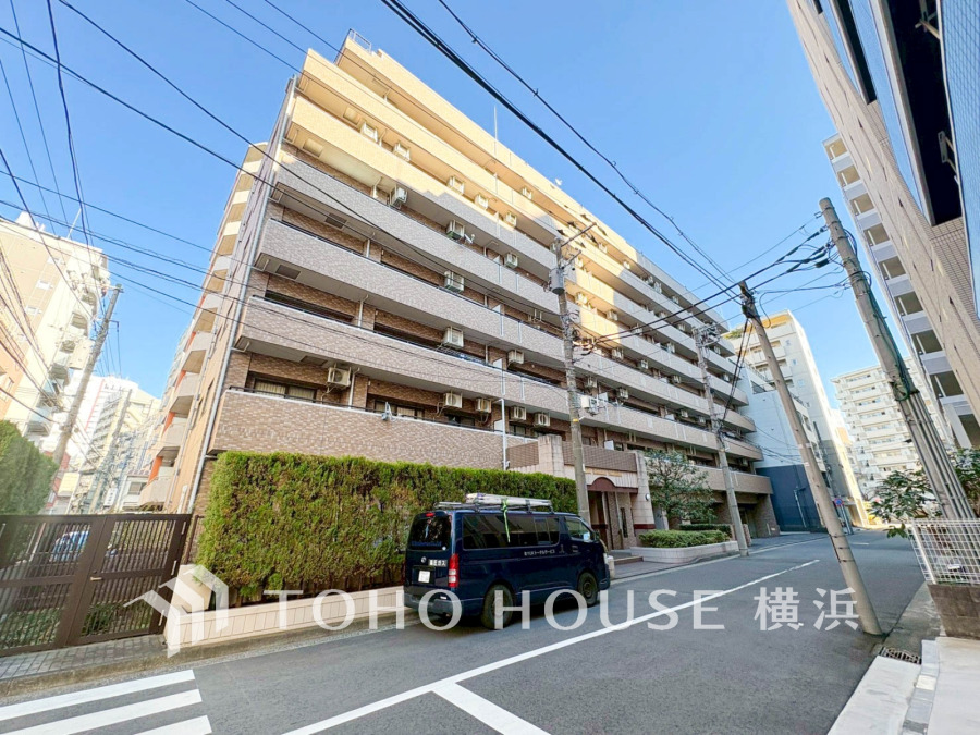 穏やかな風と陽光を導き、プライバシーに配慮された設計プランを採用し、居住性を一段と心地よいものにしています。周辺環境とのコラボレーションにより明るく開放的な空間を演出。