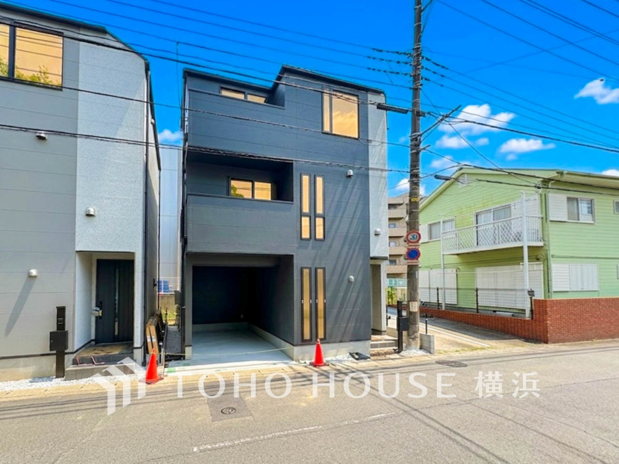 表現された空間は豊かな光と風を纏い、暮らしの時間を豊かにしてくれます。デザインされた空間と競い合うかのような充実した建物設備も家族の時間を彩ってくれることでしょう。