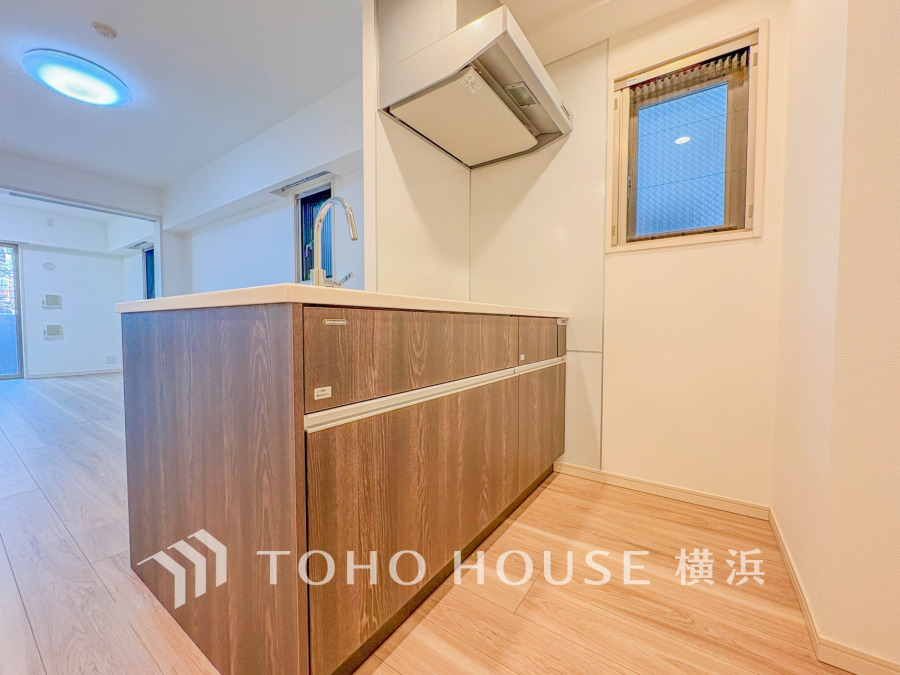 長い時間滞在するキッチンだからこそ、食事の準備を楽しい時間に、忙しい時でもスムーズに無駄なく作業できる、お手入れも簡単にできるなど、毎日を楽しくするキッチンスペースに仕上げました。