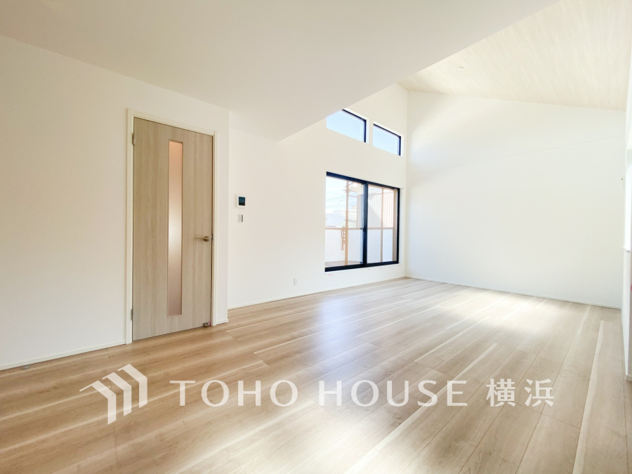 ご家族やお客様との時間など、多くの時を刻む空間。何気なく過ぎる時でさえも上質なひと時となる快適な空間を目指して。