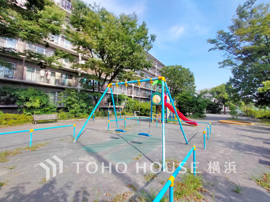 (2025年8月撮影)公園隣接の開放的なロケーション・陽当たり良好です