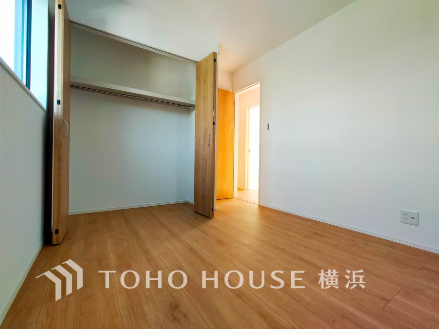 家族一人ひとりの大切なプライベート空間。趣味・感性で自由に演出できるよう、シンプルに仕上げた空間。暮らし心地を大きく左右する収納を、適材適所に配置し、使い勝手にも考慮しました。