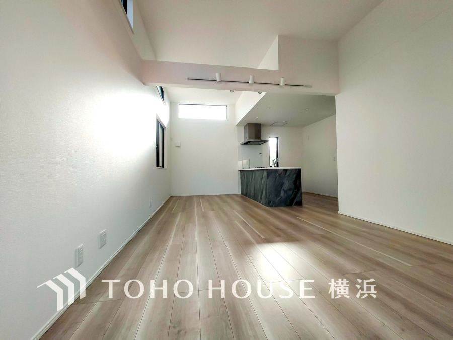 たくさんの想いが美しいカタチに彩られた時、そこにはひと時のくつろぎが生まれ、ゆっくりと愛着が育まれていきます。