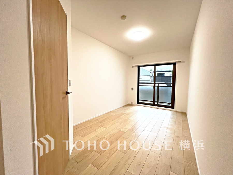 7.4帖のゆとりある洋室にはウォークインクローゼットを完備。