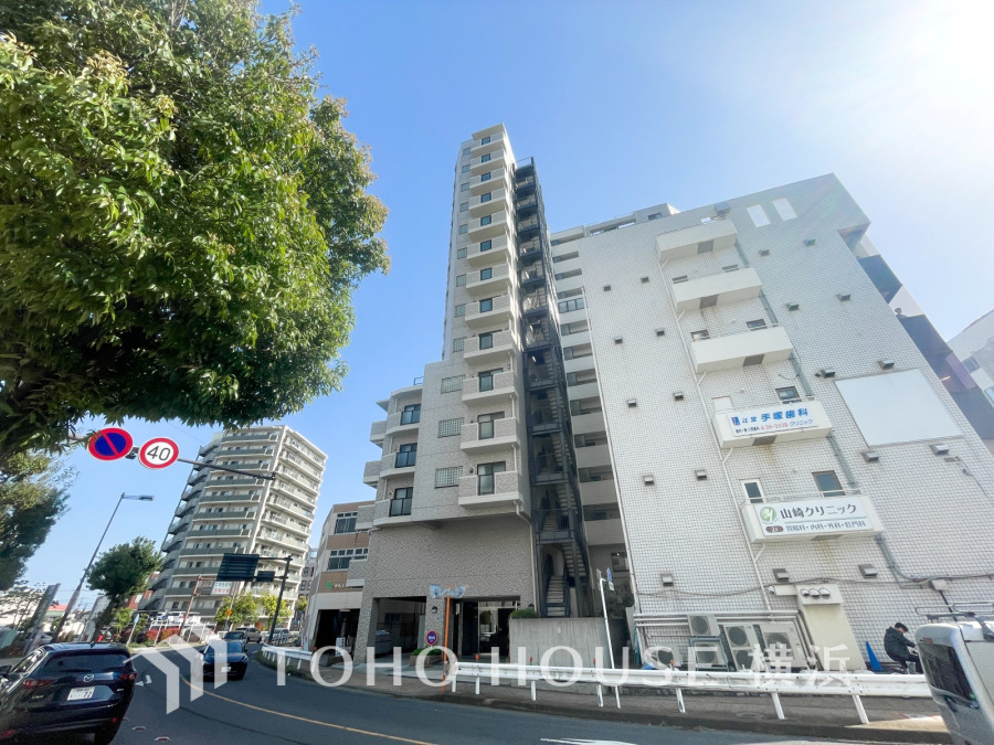 爽やかな青空の下に贅沢なほどに降り注ぐ陽光、豊かな居住性と、クオリティが見事に調和した住空間は、住まうことの喜びを感じさせてくれます。