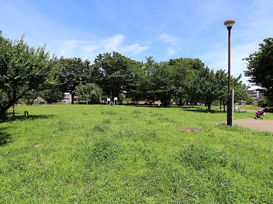 入江町公園まで　約750ｍ