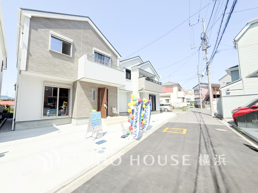 落ち着きある閑静な住宅街に誕生したこちらのお住まい。洗練された上品な佇まいが街に調和し、華やぎも加えます。街に新たな価値をもたらし続けることでしょう。