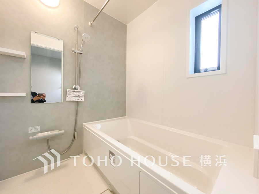 1日の疲れを取り心身を癒すことができる住まいの中のリラクゼーション空間、バスルーム。心からゆったりと寛いでいただけるよう、ゆとりのスペースを確保しています。