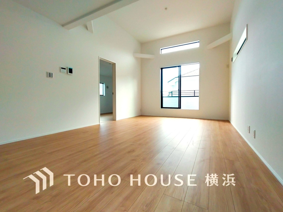 たくさんの想いが美しいカタチに彩られた時、そこにはひと時のくつろぎが生まれ、ゆっくりと愛着が育まれていきます。