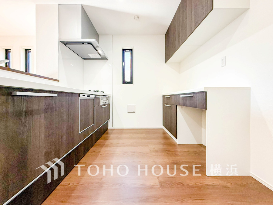 長い時間滞在するキッチンだからこそ、食事の準備を楽しい時間に、忙しい時でもスムーズに無駄なく作業できる、お手入れも簡単にできるなど、毎日を楽しくするキッチンスペースに仕上げました。