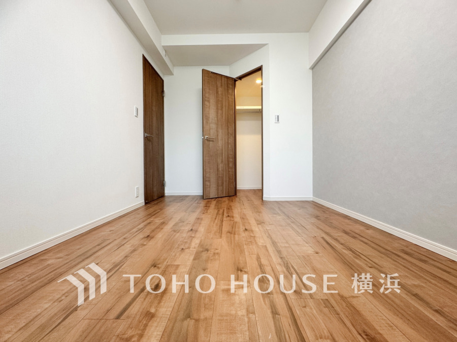 1日の疲れを癒し、心地よく寛げるようゆったりとした広さを確保しています。プライベートタイムをより優雅に穏やかに…。落ち着いた雰囲気を紡ぎます。