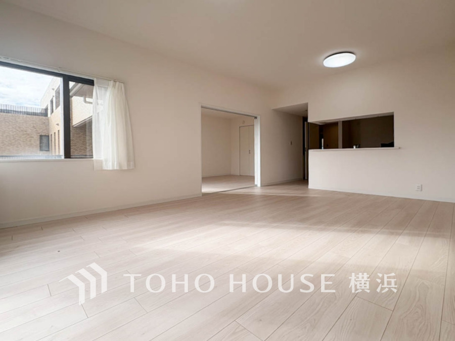 LDKは広々した大空間。家族やお客様との時間など、多くの時を刻む空間。何気なく過ぎる時でさえも上質なひと時となる快適な空間を目指して。