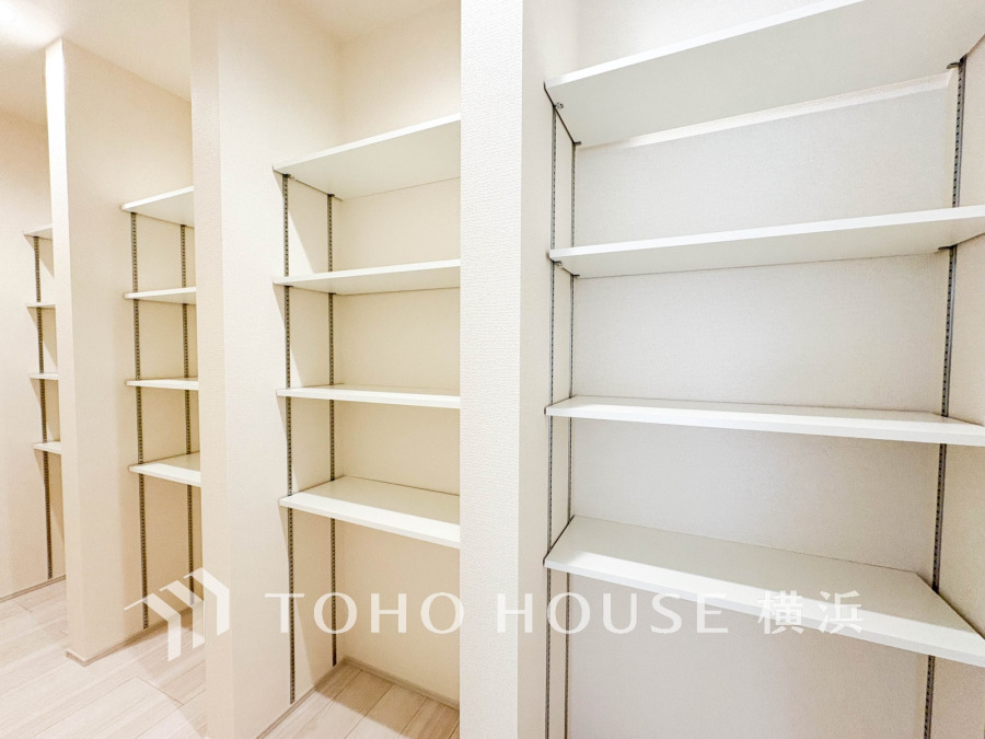 お客様の求める本当の“住み心地”とは何なのか。そのための一手間一工夫を惜しみません。街並みや周辺の環境に呼応しながら、美しく、そして毎日の暮らしを考慮した機能性の高い住まい。