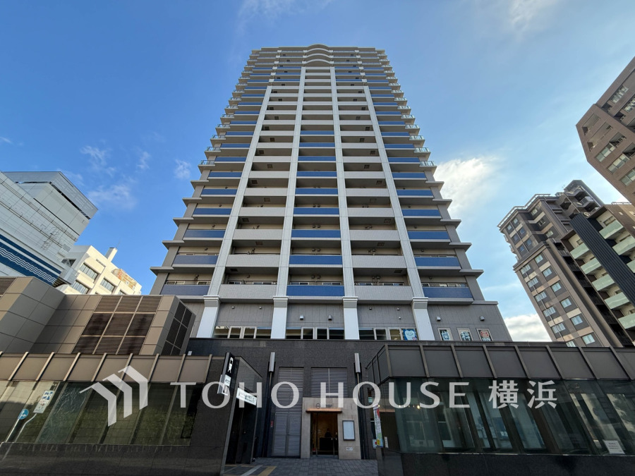 駅近で利便性の高いタワーマンション。安心のセキュリティと快適な居住空間を提供します。