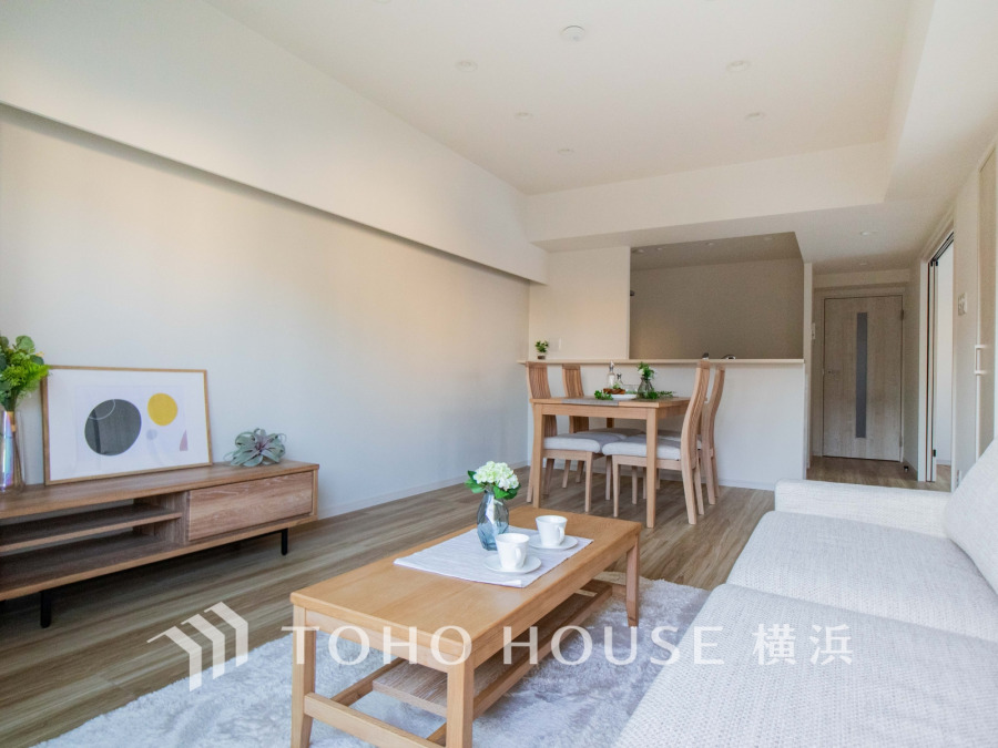 豊かな光が照らすこの場所は、たわいもない会話を楽しみ、ゆったりとした時間を過ごす場所。この場所から、家族の記憶が紡がれるでしょう。