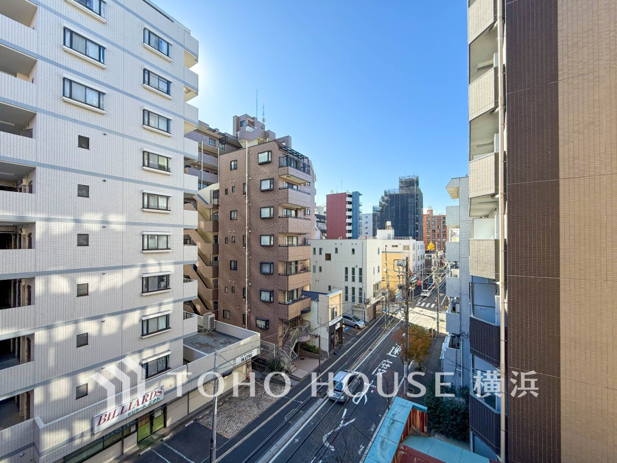 この開放感ある眺望と共に閑静な住宅街の季節感を演出する四季折々の変化を楽しめる心地よい場所となることでしょう。