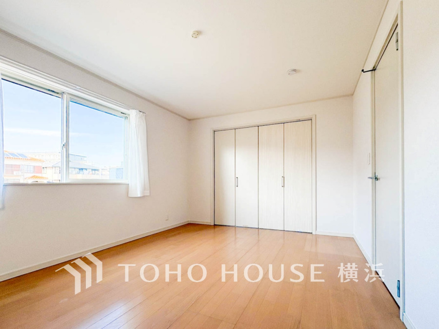 家族一人ひとりの大切なプライベート空間。趣味・感性で個性的に飾って頂けるようシンプルに仕上げてあります。自分時間を充実させながら心豊かなひとときを過ごすための大切な空間。