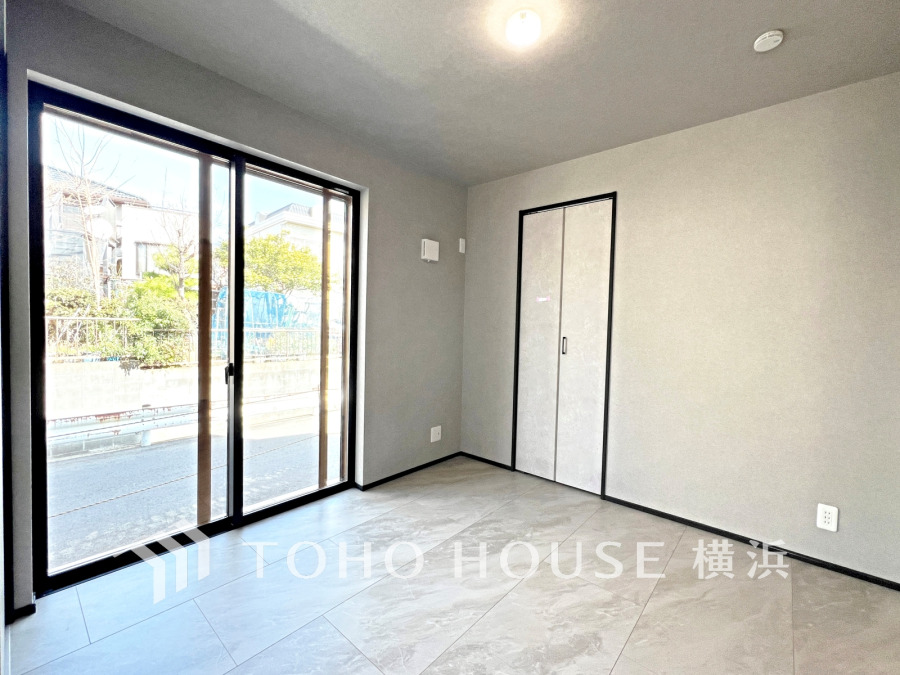 感性を育むプライベートルームはシンプルでスマートな空間。好みの空間で読書をしたり、音楽を聞いたりと一人の時間も充実したものにできます。