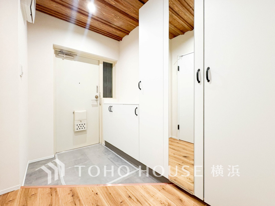 居住者の帰り、訪れる方を優しく迎え、やすらぎに満ちた生活空間を予感させる。健やかな暮らしを楽しめそう。