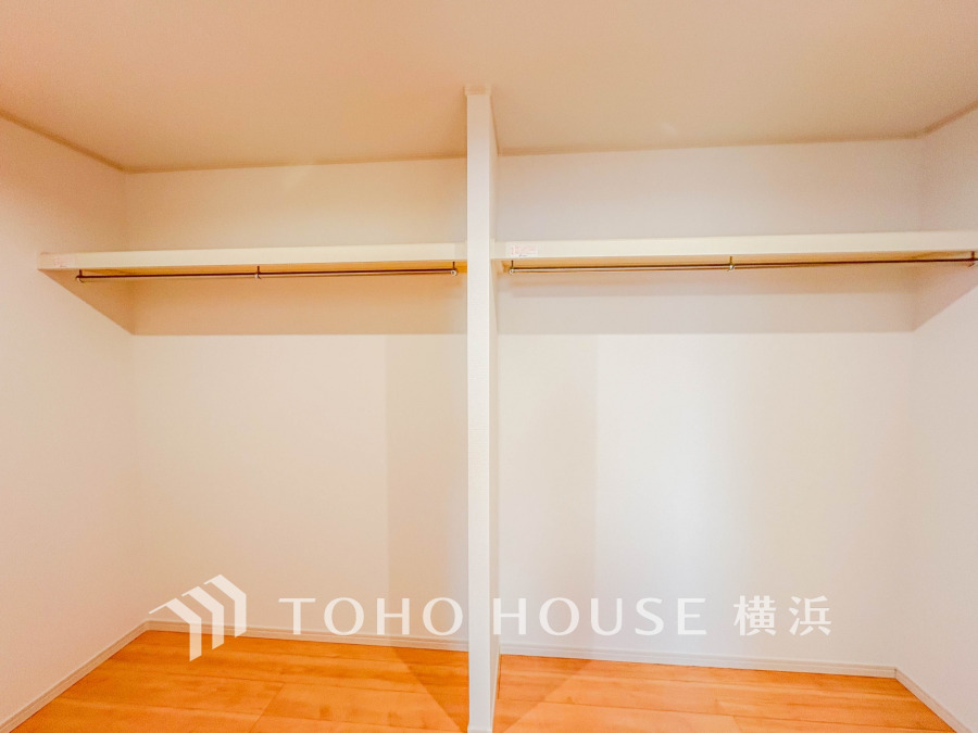 収納力抜群の広々ウォークインクローゼット。約3.7帖の大空間です。